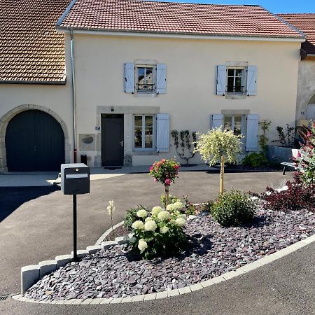 Chez La Rose Luxueuse Cottage Avec Jacuzzi Rouvres-la-Chetive Екстер'єр фото