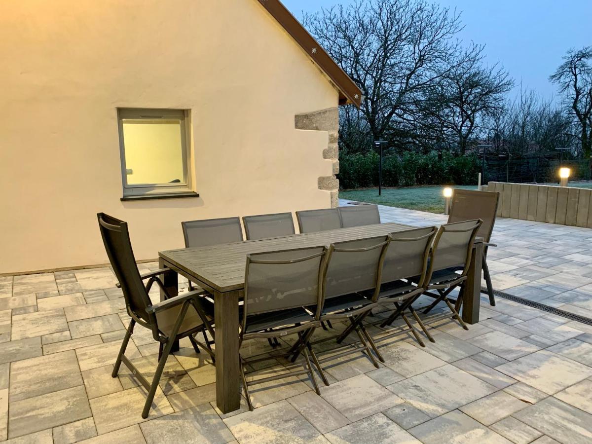 Chez La Rose Luxueuse Cottage Avec Jacuzzi Rouvres-la-Chetive Екстер'єр фото