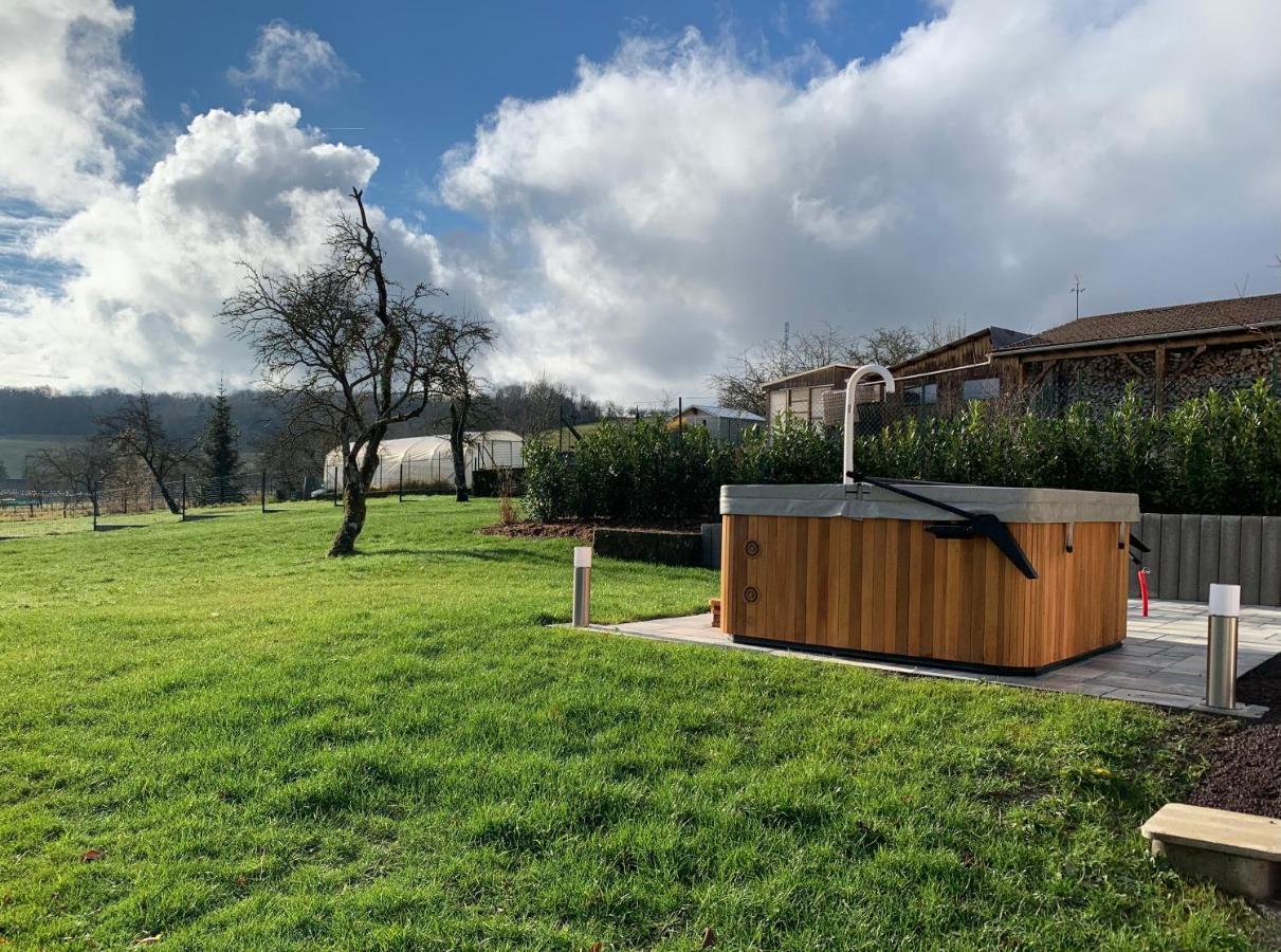 Chez La Rose Luxueuse Cottage Avec Jacuzzi Rouvres-la-Chetive Екстер'єр фото