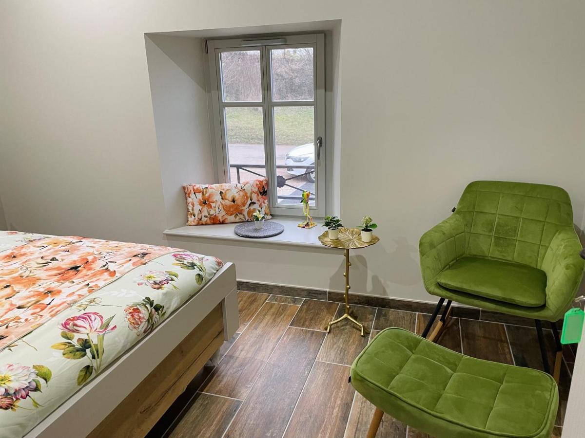 Chez La Rose Luxueuse Cottage Avec Jacuzzi Rouvres-la-Chetive Екстер'єр фото