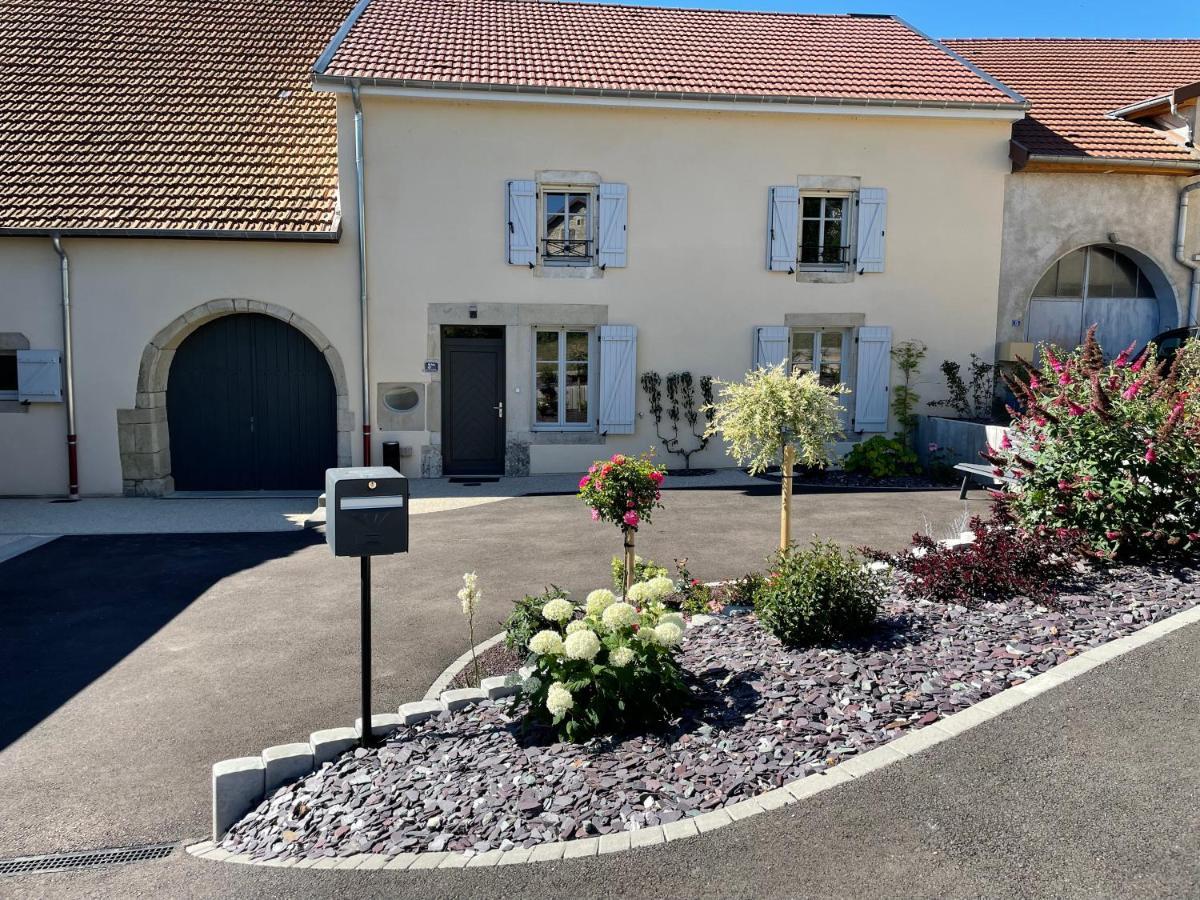 Chez La Rose Luxueuse Cottage Avec Jacuzzi Rouvres-la-Chetive Екстер'єр фото